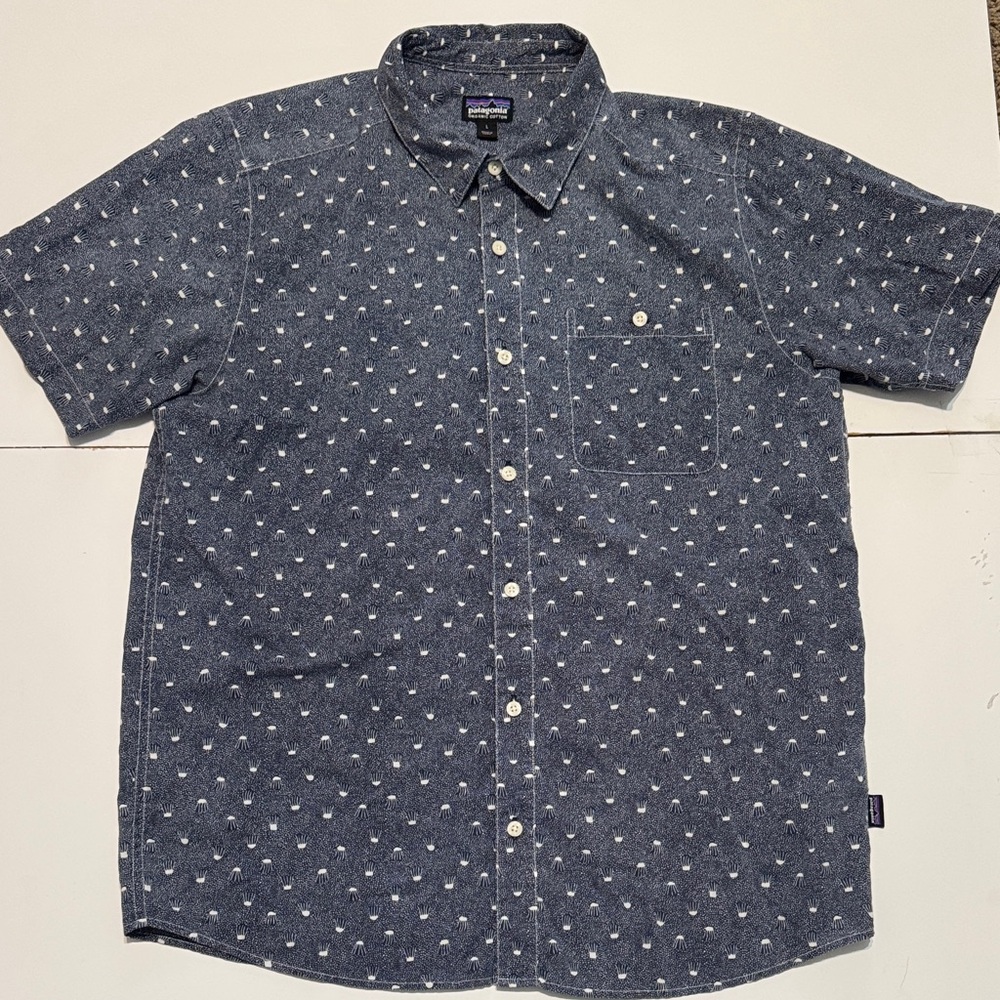 Pastagonia Men's Blue Patterned Shirt size L